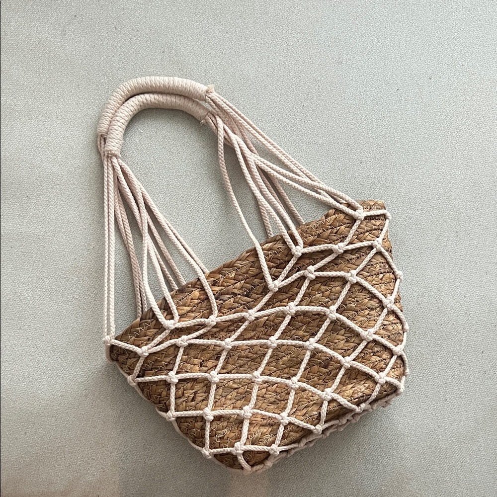 Stylish Tan Woven Bag